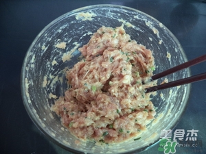 肉丸子可以用面粉嗎？肉丸子用什么粉？