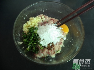 肉丸子可以用面粉嗎？肉丸子用什么粉？