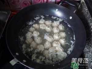 肉丸子可以用面粉嗎？肉丸子用什么粉？
