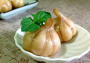腌大蒜變綠還能吃嗎？大蒜腌制后變綠能吃嗎？