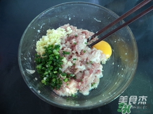 肉丸子可以用面粉嗎？肉丸子用什么粉？