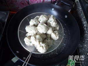 肉丸子可以用面粉嗎？肉丸子用什么粉？
