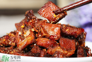 腌魚(yú)放什么調(diào)料？腌魚(yú)放什么調(diào)料去腥？