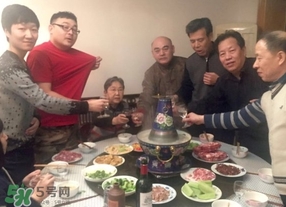 吃年夜飯為什么要關(guān)門(mén)?年夜飯為什么要關(guān)著門(mén)吃?