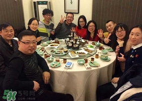 吃年夜飯為什么要關(guān)門(mén)?年夜飯為什么要關(guān)著門(mén)吃?
