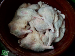 腌鴨腿放多少鹽？腌鴨腿要多少鹽一斤？