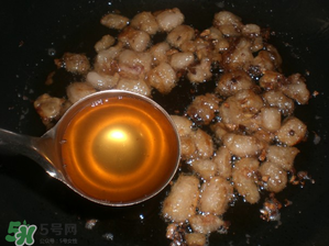 熬豬油為什么要加水？熬豬油水放多了怎么辦？