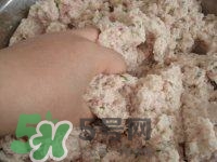 做藕丸子要放多少鹽？一斤藕做藕圓子放多少鹽合適？
