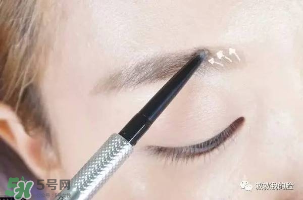 金高銀妝容怎么化？金高銀仿妝