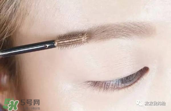 金高銀妝容怎么化？金高銀仿妝