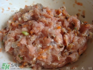 一斤糯米可以做多少個糯米丸子？一斤糯米可以做多少糯米圓子？