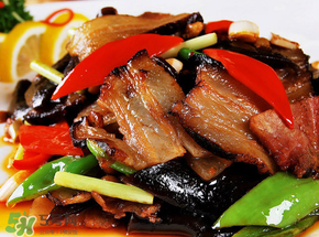 臘肉蒸什么菜好吃？蒸臘肉放什么材料好吃？