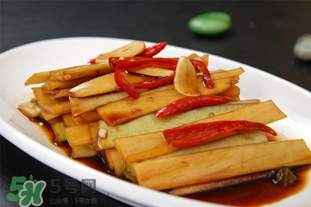 腌蘿卜變黃了正常嗎？腌蘿卜變黃了還能吃嗎？