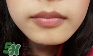 唇線筆可以當口紅嗎？唇線筆和口紅的區(qū)別？