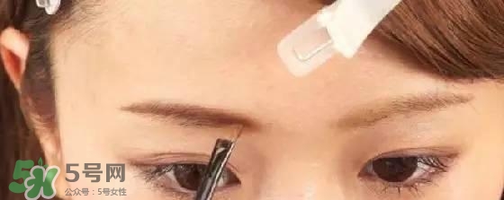 液體眉筆怎么用？液體眉筆使用方法