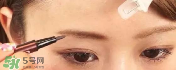 液體眉筆怎么用？液體眉筆使用方法