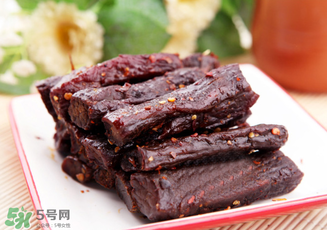 風(fēng)干牛肉是生的嗎？風(fēng)干牛肉是生的還是熟的？