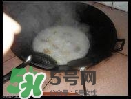 臘豬腳燉什么好吃？臘豬蹄燉什么好吃？