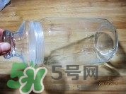 臘八蒜要放鹽嗎？臘八蒜要放多少鹽比例是多少？