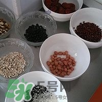 怎么用電飯煲煮臘八粥？電飯煲怎么熬臘八粥？