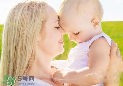 寶寶半歲添加什么輔食？寶寶半歲吃什么？