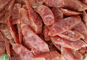 豬大腸可以做臘腸嗎？做臘腸用豬大腸還是豬小腸？