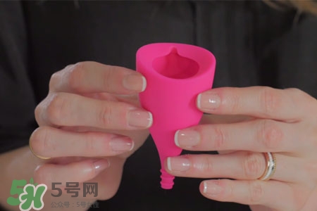 使用月經(jīng)杯怎么小便？用月經(jīng)杯上廁所怎么辦？