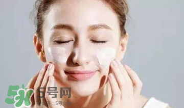 素顏霜對皮膚有傷害嗎？素顏霜對皮膚的傷害大嗎？