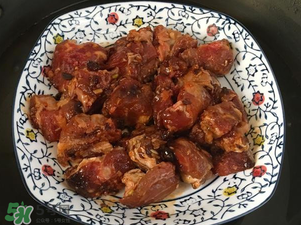腌排骨要洗嗎？排骨腌完要洗嗎？