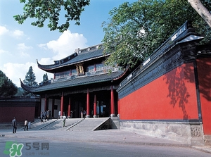 杭州春節(jié)穿什么衣服？過年春節(jié)去杭州穿什么？
