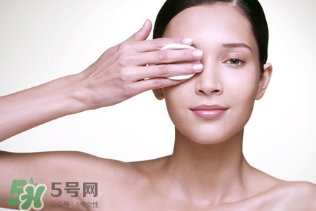 卸妝膏和卸妝油哪個(gè)好？卸妝膏和卸妝油的區(qū)別