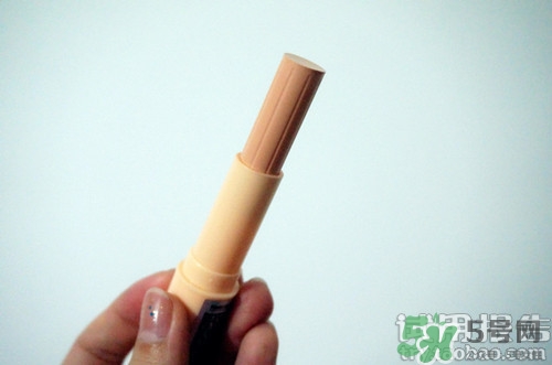 唇部遮瑕膏怎么用？唇部遮瑕膏使用方法
