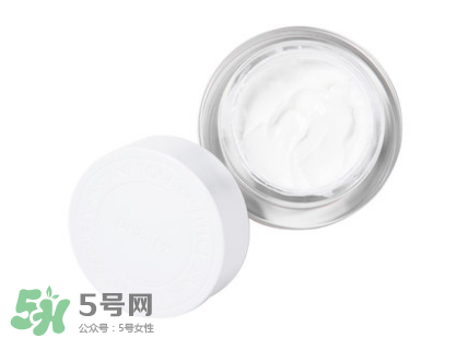用素顏霜之前要用什么？素顏霜前還有涂抹什么