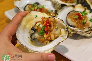 生蠔里面綠色的能吃嗎？生蠔里面綠色的是什么？