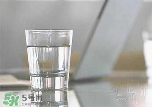高血壓早上能喝鹽水嗎？高血壓早上喝鹽水的好處？