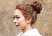 假發(fā)怎么扎丸子頭？假發(fā)丸子頭包怎么帶