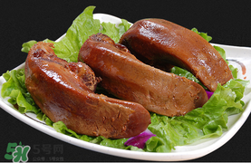 豬舌頭上的白苔怎么撕下來(lái)？豬舌頭上的白苔能吃嗎？