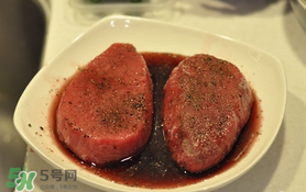 自己在家怎么腌牛排？自己在家腌制牛排需要什么材料？