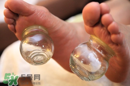 拔罐放血可以祛痘嗎？拔罐放血能治痘痘嗎？