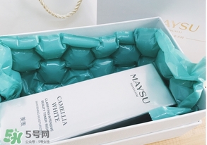 美容液是精華液?jiǎn)?？美容液和精華液的區(qū)別