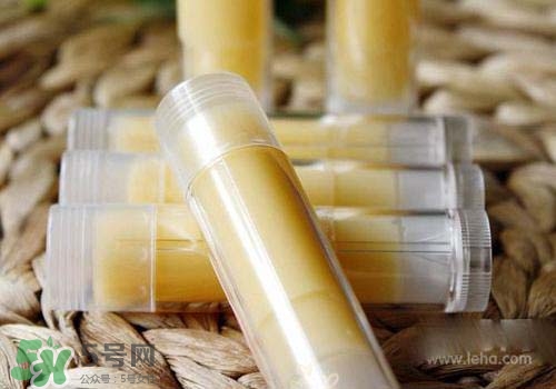 潤唇膏可以增長睫毛嗎？潤唇膏怎樣增長睫毛？