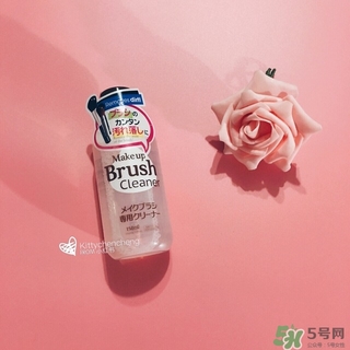 大創(chuàng)化妝刷清洗劑怎么用？大創(chuàng)化妝刷清洗劑使用方法