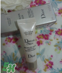 dior迪奧夢幻美肌修顏乳怎么用？迪奧修顏乳怎么用