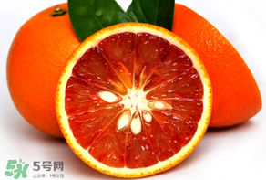 血橙和普通橙子有什么區(qū)別？血橙比普通的橙子好吃嗎？