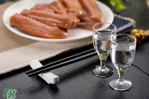 喝白酒有什么好處？怎么喝酒不容易醉