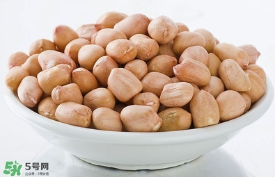 冬天吃花生好嗎？冬天吃花生會上火嗎？