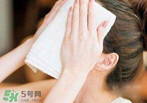 熱毛巾敷臉能祛痘嗎？長痘怎么用熱毛巾敷臉？