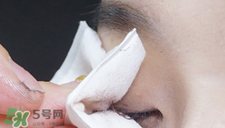 眼唇卸妝液怎么用？眼唇卸妝液使用方法