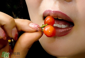 嘴唇起泡腫了怎么辦？嘴唇起泡腫了怎么消腫