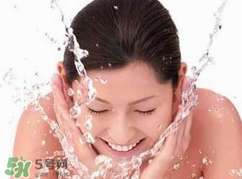 用白醋洗臉能祛斑嗎？白醋洗臉祛斑作用大嗎